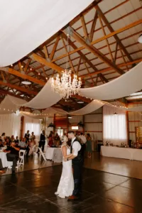 lindsay and mark say i do at the northfork