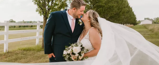 brianna and travis at the northfork estate | where to get married in michigan